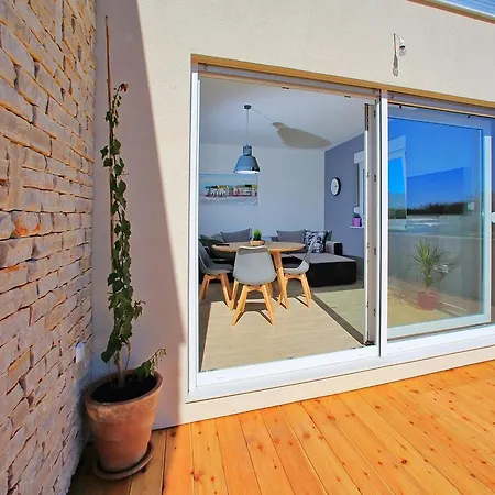 Tomislav Apartment *